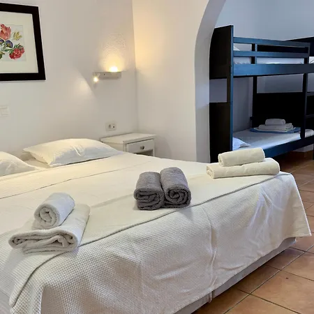 Paros Philoxenia Hriszí Aktí