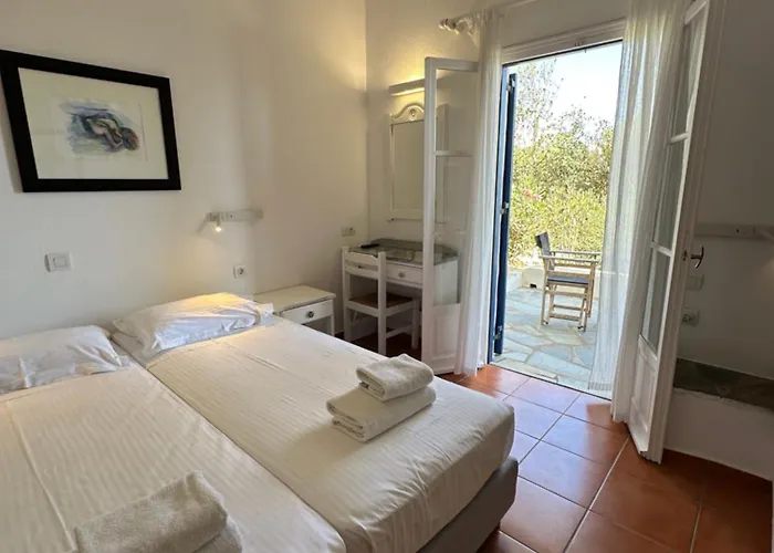 Paros Philoxenia Hriszí Aktí