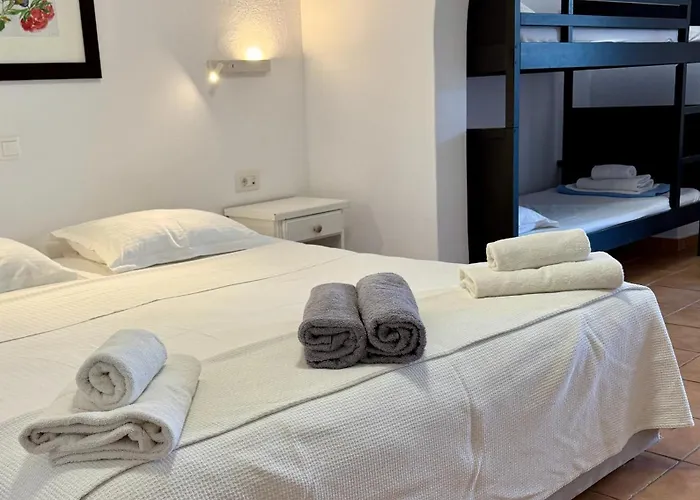 Paros Philoxenia Hriszí Aktí